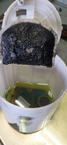 dirty fuel filter